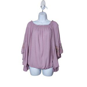 Soho Jeans Women's Pink top embroidered floral detail on Angel sleeves Size M